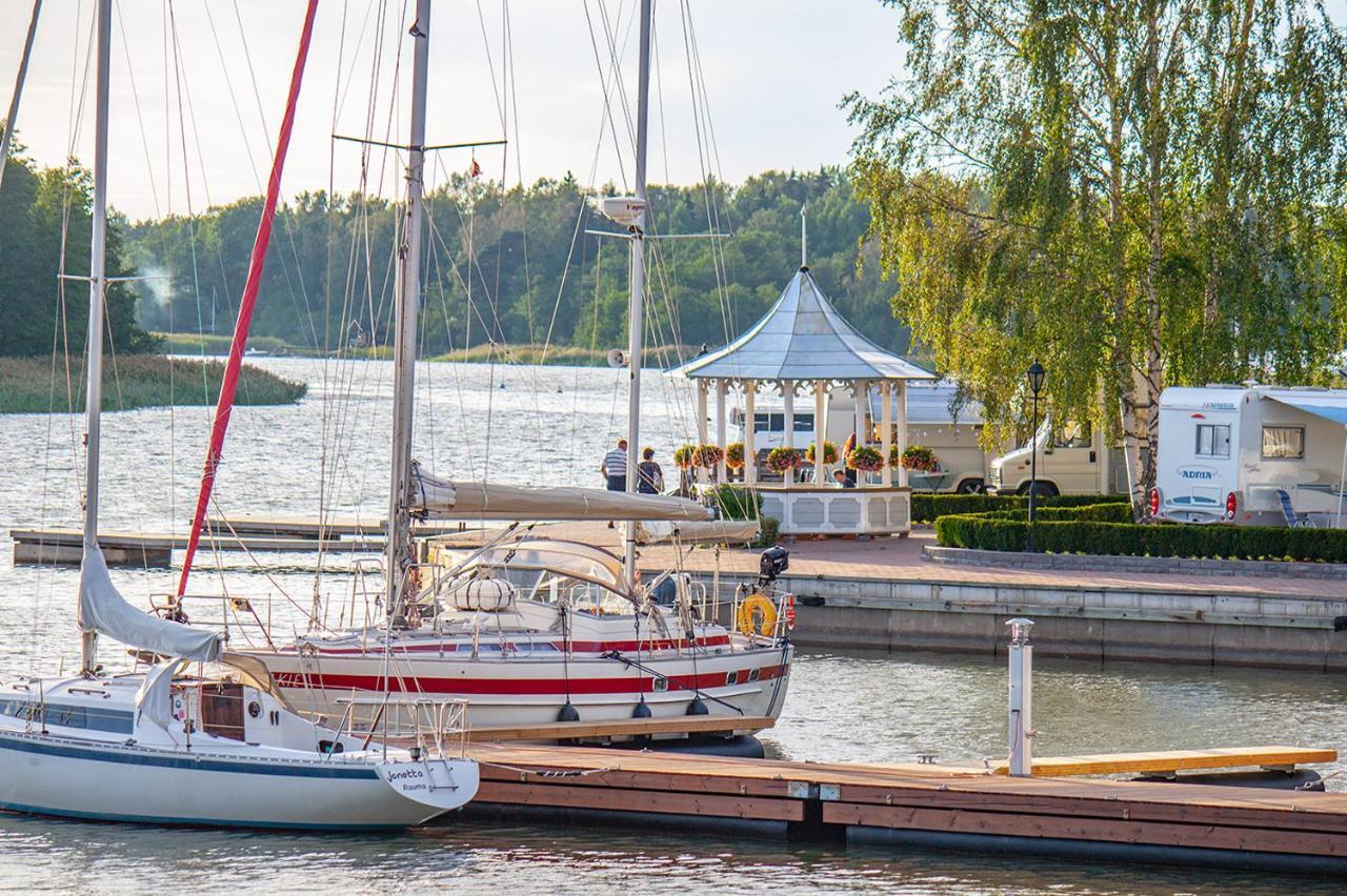 Poroholman Lomakeskus Hotel Rauma Exterior photo